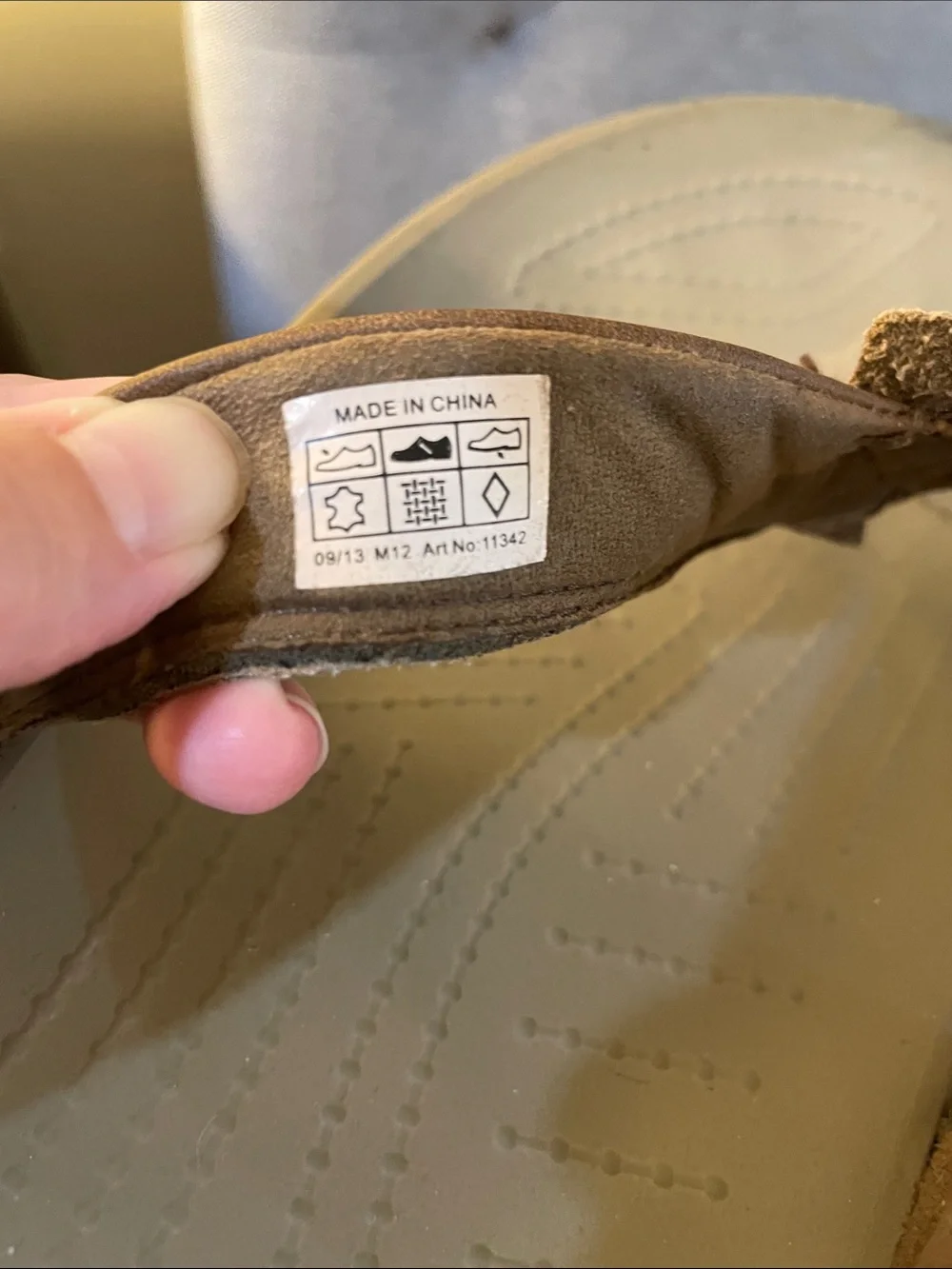 Croc flip flops Men’s size 12